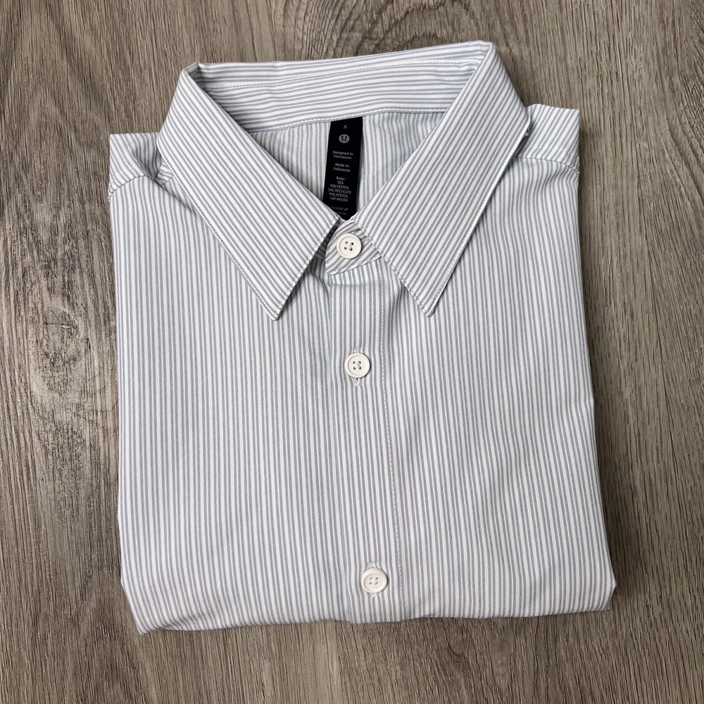 Lululemon Short Sleeve Button Up Shirt Mens Size Small Blue White Striped - Picture 10 of 10